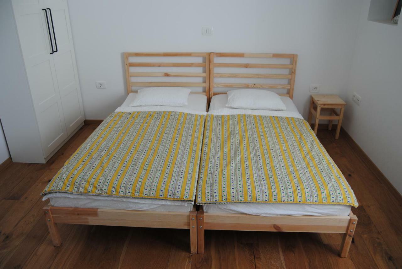 Apartment With Free Parking 卢布尔雅那 外观 照片